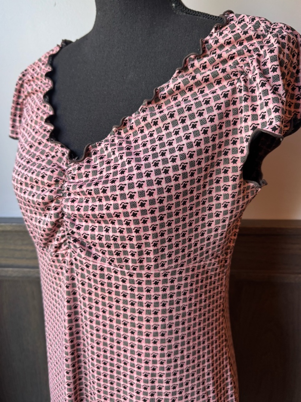 Y2K Pink Patterned Cap-Sleeve Midi Dress - Picture 2 of 7